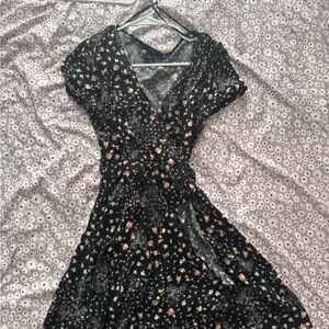 Forever 21 Black Floral Midi Dress